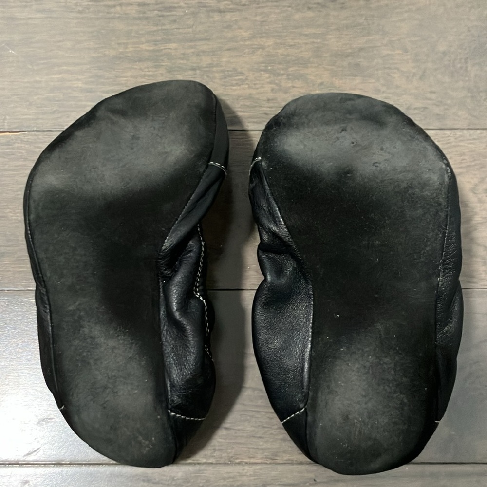 Burberry Fold Up Travel Slippers with Pouch Size S - Picture 6 of 12